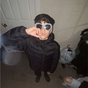 Meet your Posher, Ethan